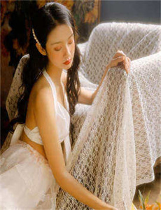 《初恋女帝-暮光同城在线观看》