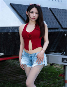 《青春期4完整版全集-比基尼乳油艳舞》